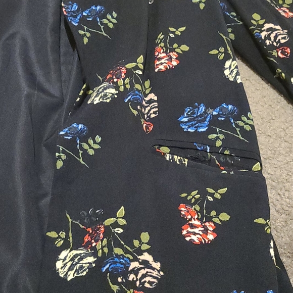 Blazer - Picture 2 of 3